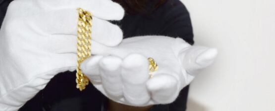 買取経験豊富な鑑定士がいるから、金の高価買取が可能